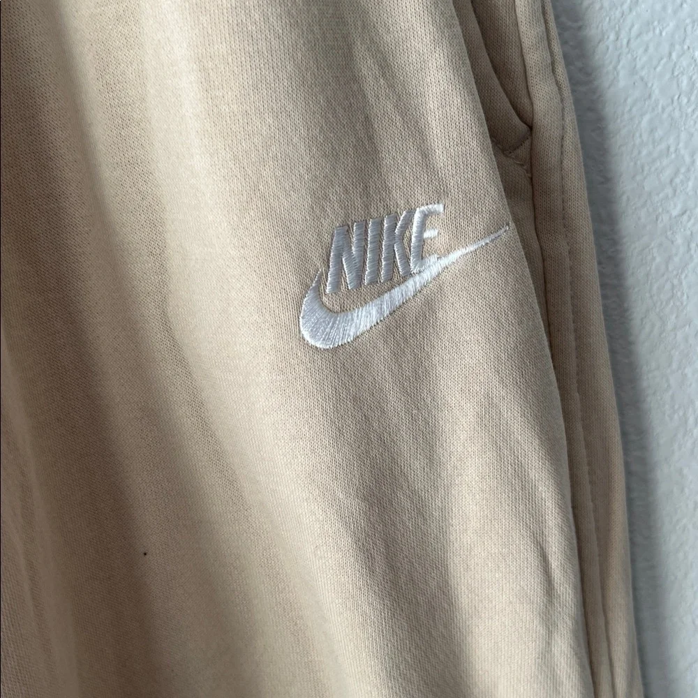 Nike Beige Sweatpants - Kids M - Picture 2 of 8